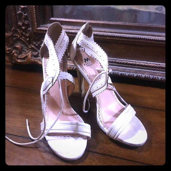 ShoeDazzle Shoes - White open toe tie heels size 6.5